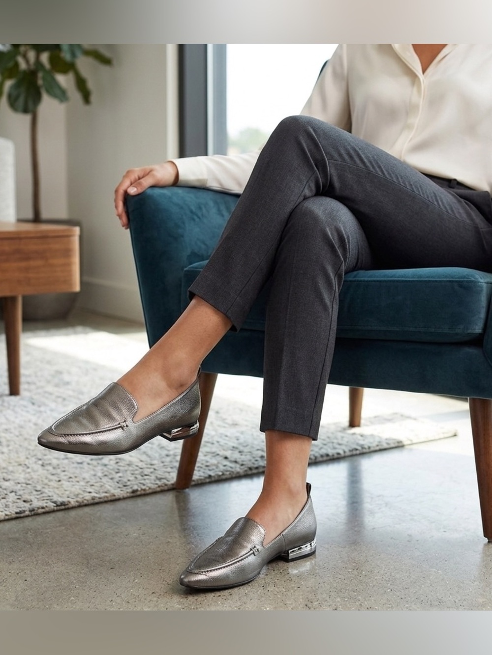 Franco Sarto EUC Metallic/gunmetal the Susie
Leather Pointed Toe Loafers Sz 9.5